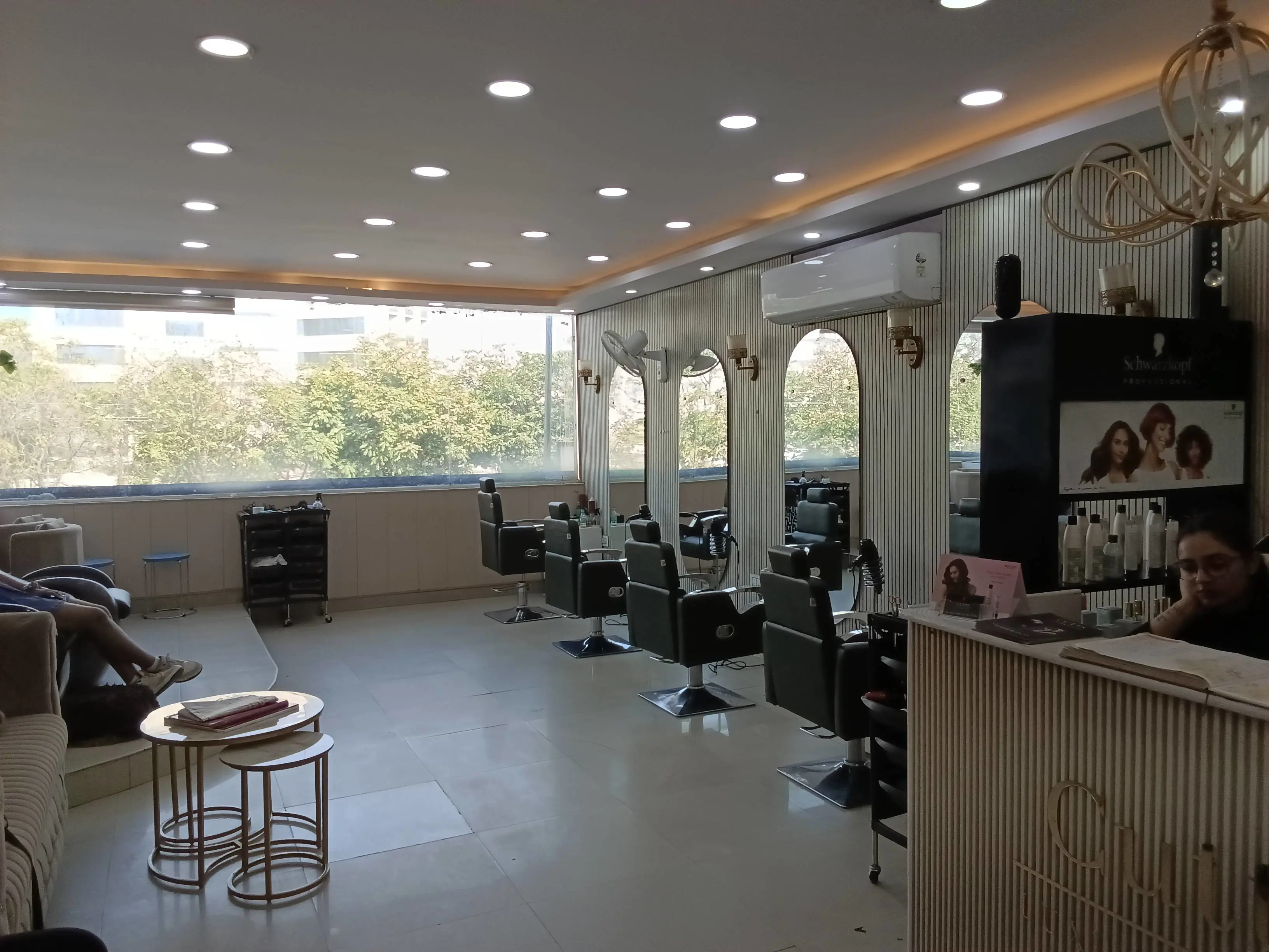Cutts Luxury Salon